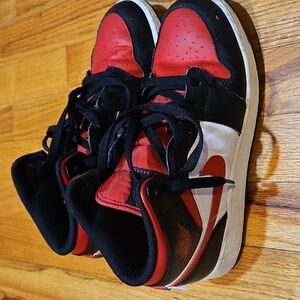 Nike Air Jordan 1 Mid Fire Red White Black Youth 6 GS Retro Worn Soles